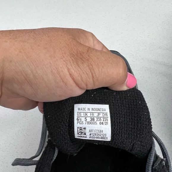 Adidas - Picture 6 of 6